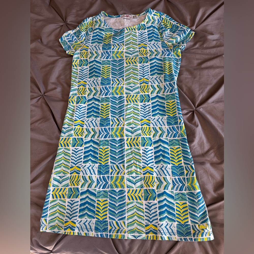 Vineyard Vines Girls Colorful Geometric Pattern Dress
Size M (10-12)